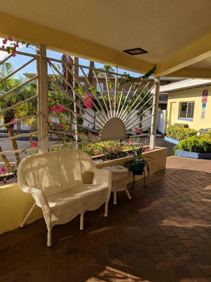 Arvilla Resort St. Pete Beach Buitenkant foto