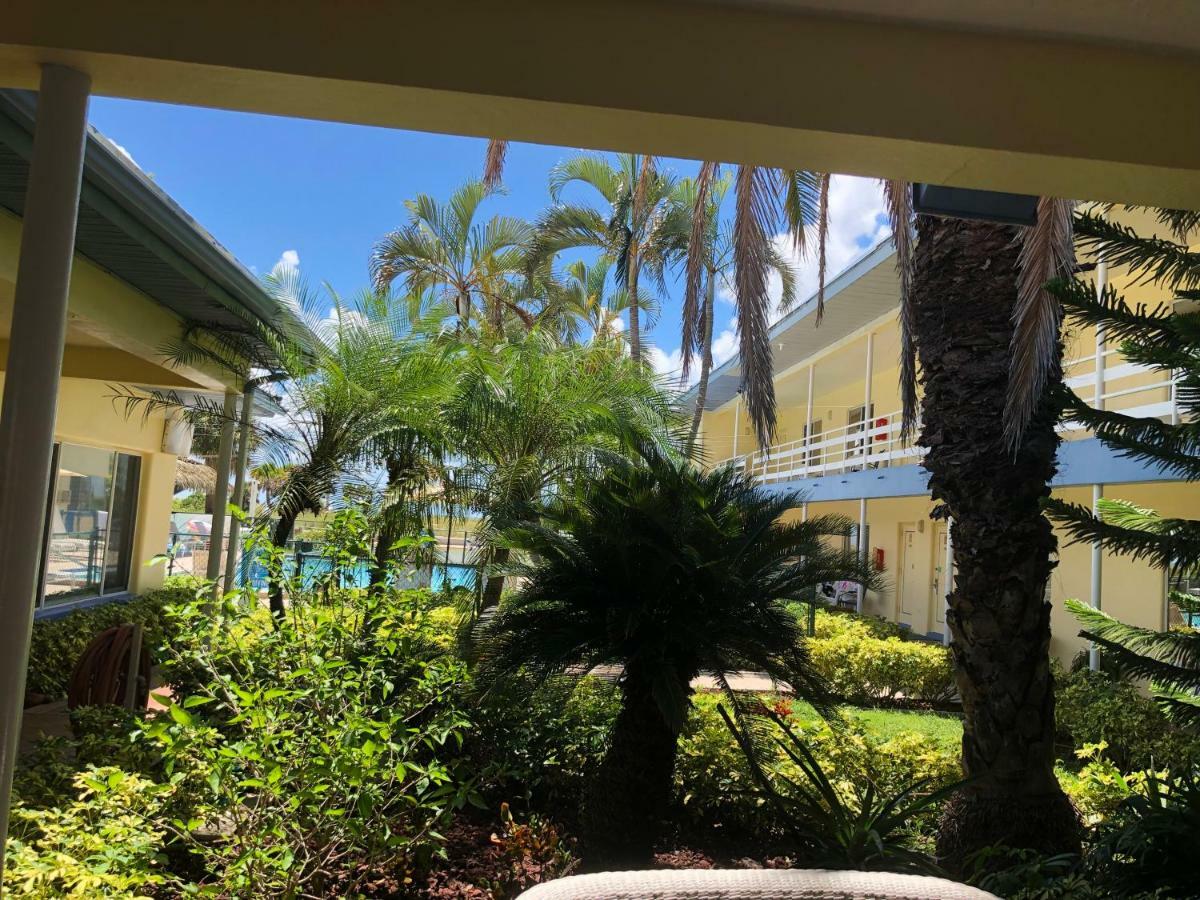 Arvilla Resort St. Pete Beach Buitenkant foto